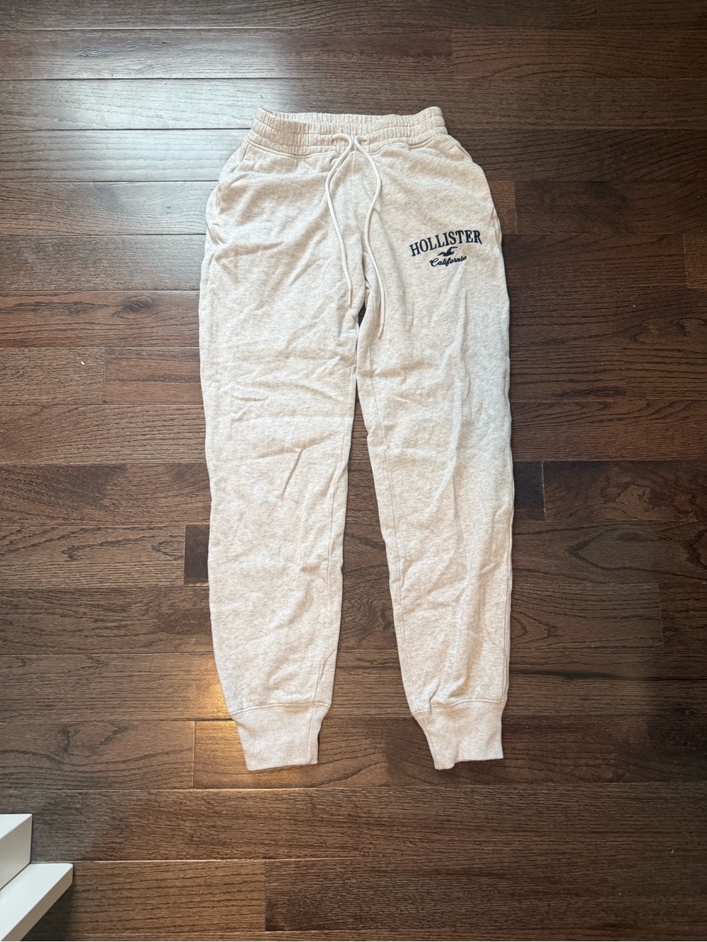 Hollister Women’s Light Grey Drawstring Joggers
